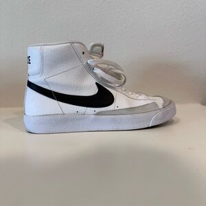 Nike Blazer mid white black shoes (big kids) women’s 8.5 youth 7